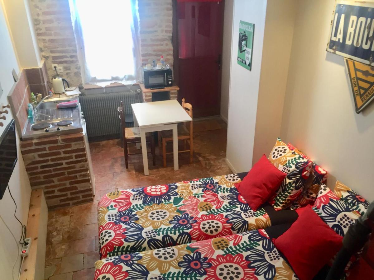 Les Maitres Sonneurs Bed & Breakfast Huriel Eksteriør bilde
