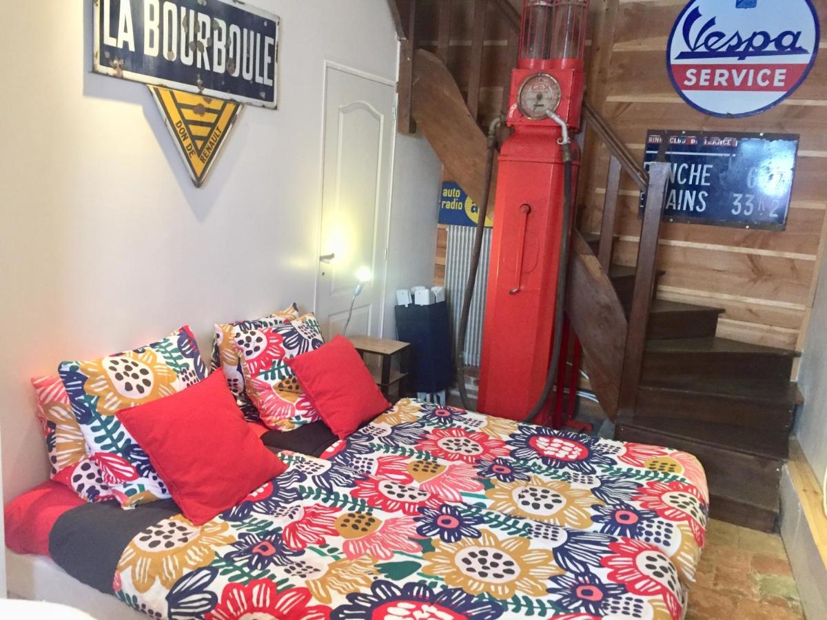 Les Maitres Sonneurs Bed & Breakfast Huriel Eksteriør bilde