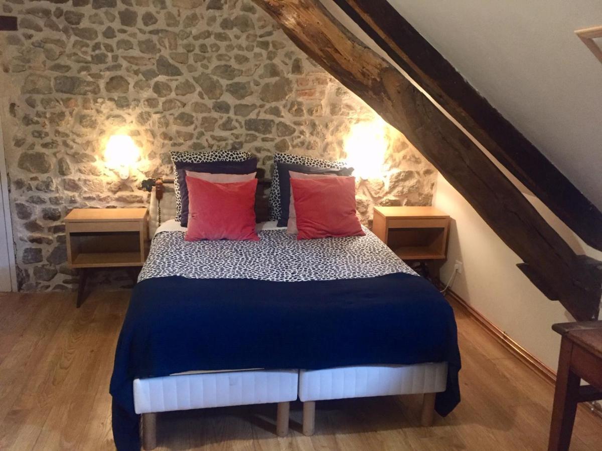 Les Maitres Sonneurs Bed & Breakfast Huriel Eksteriør bilde
