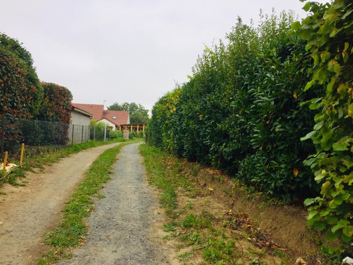 Les Maitres Sonneurs Bed & Breakfast Huriel Eksteriør bilde