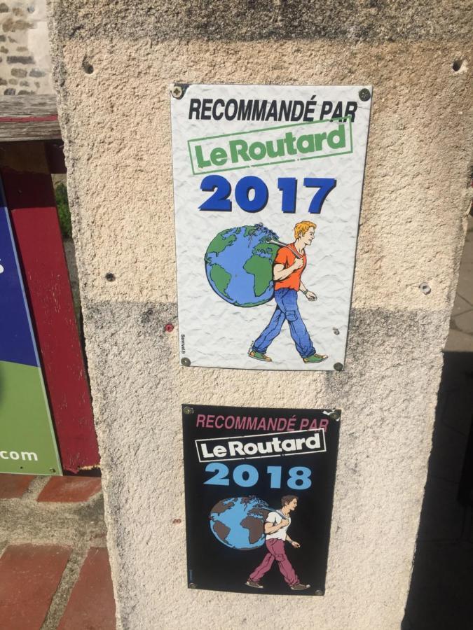 Les Maitres Sonneurs Bed & Breakfast Huriel Eksteriør bilde